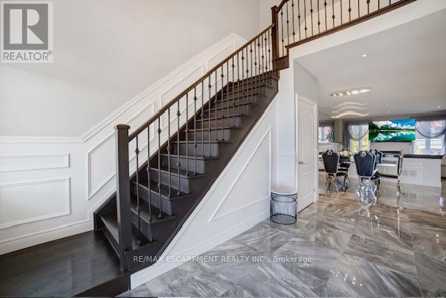 Photo 8 of 111 Vineberg Drive, Hamilton ON