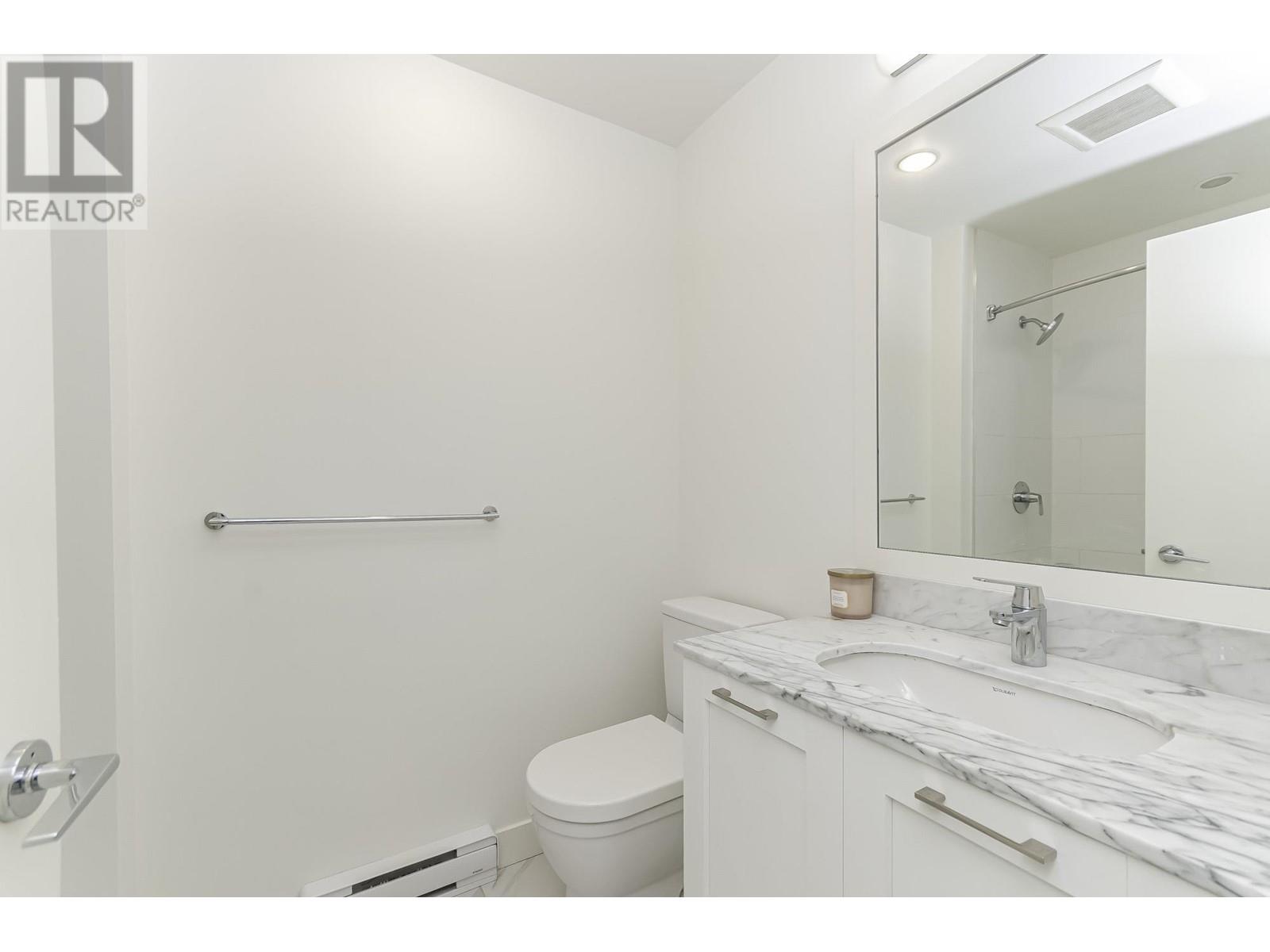 111 548 FOSTER AVENUE, Coquitlam