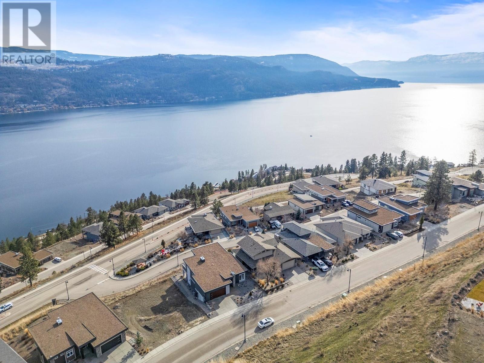 8836 Hampshire Crescent, Vernon