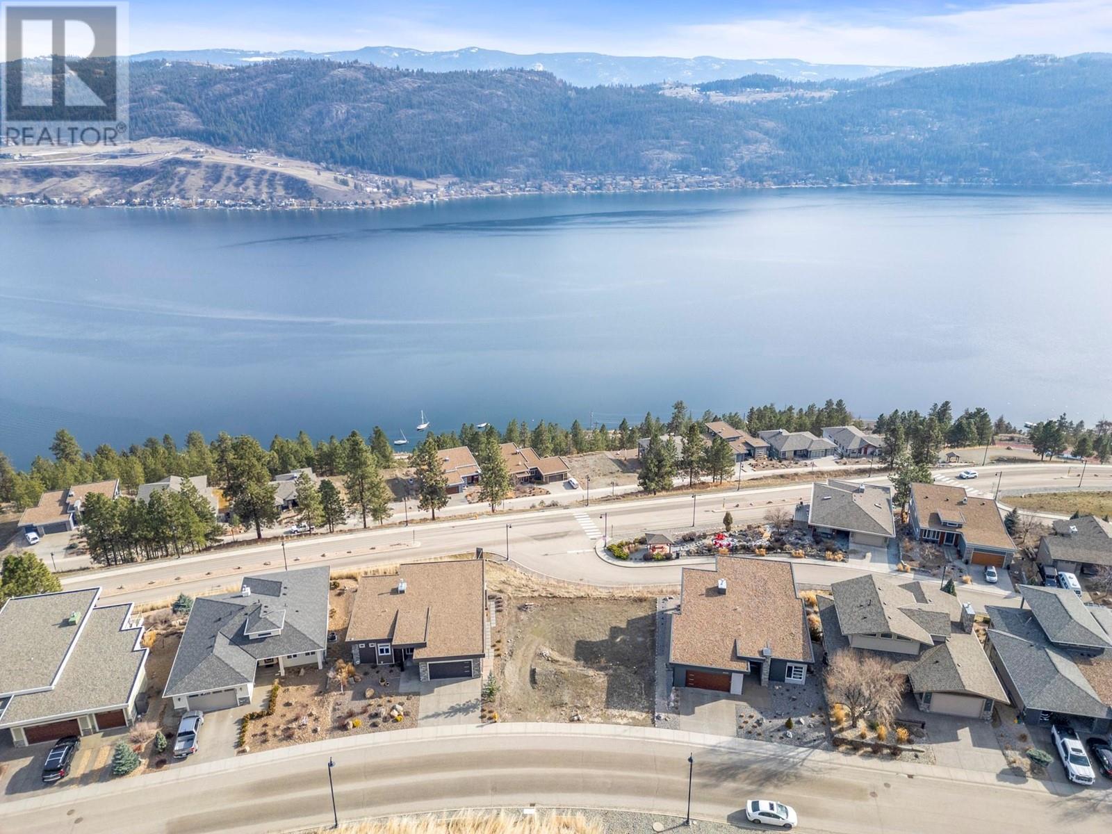 8836 Hampshire Crescent, Vernon