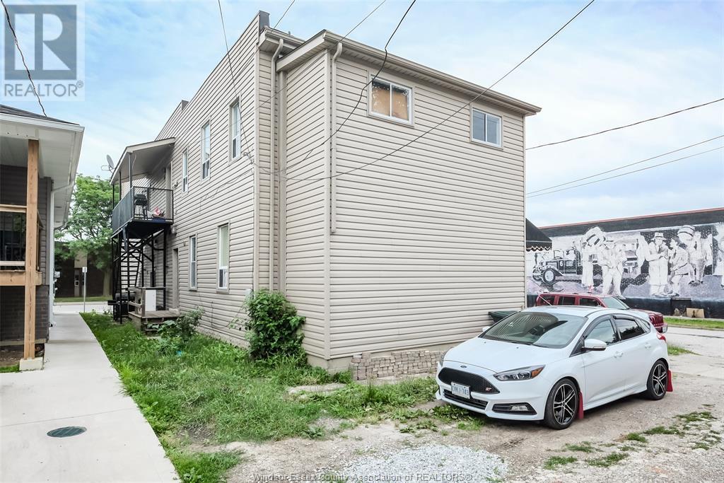 Photo 5 of 1195 97 Drouillard Road, Windsor ON