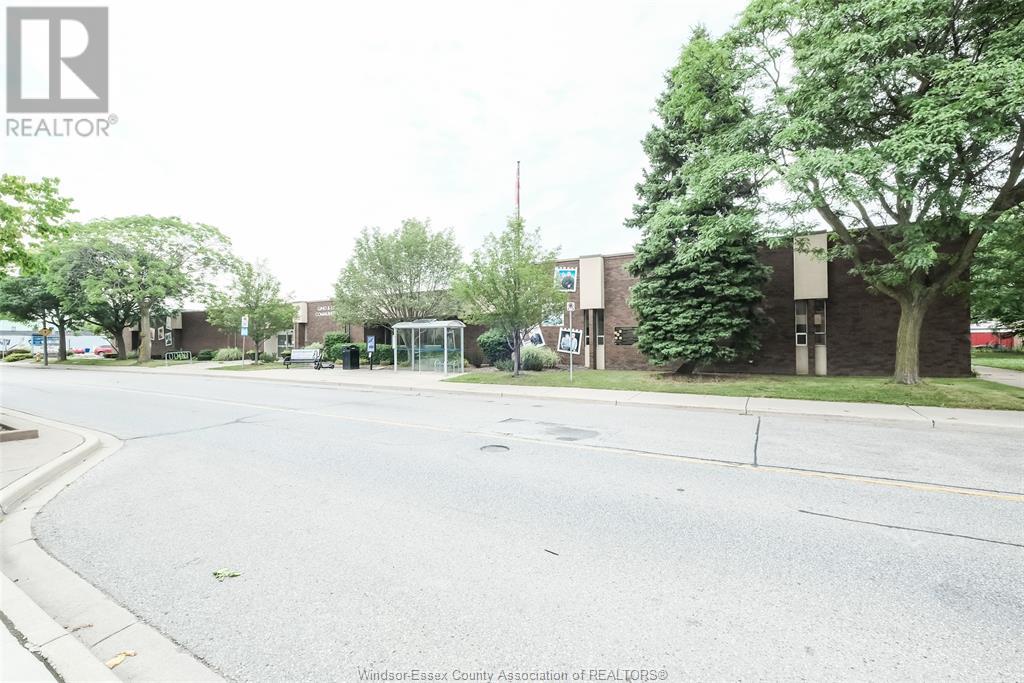 Photo 18 of 1195 97 Drouillard Road, Windsor ON
