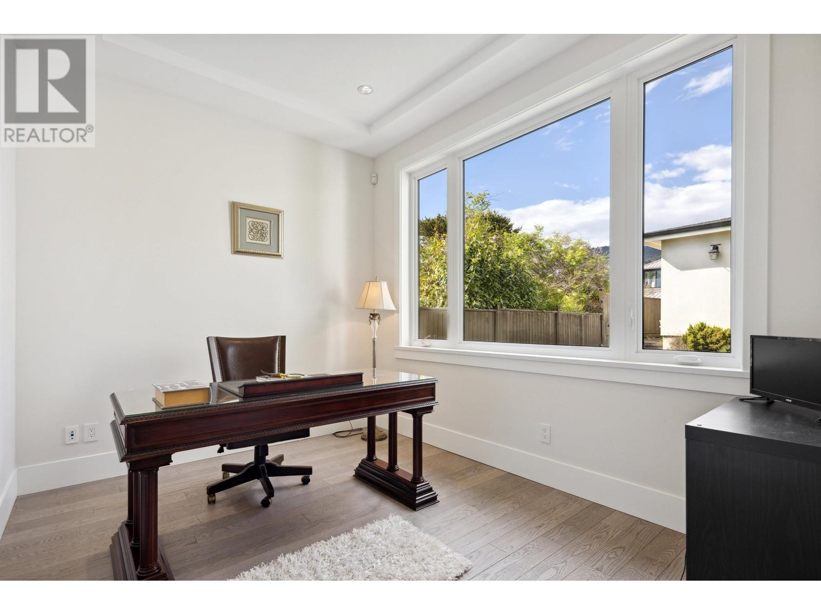 1115 FULTON AVENUE, West Vancouver