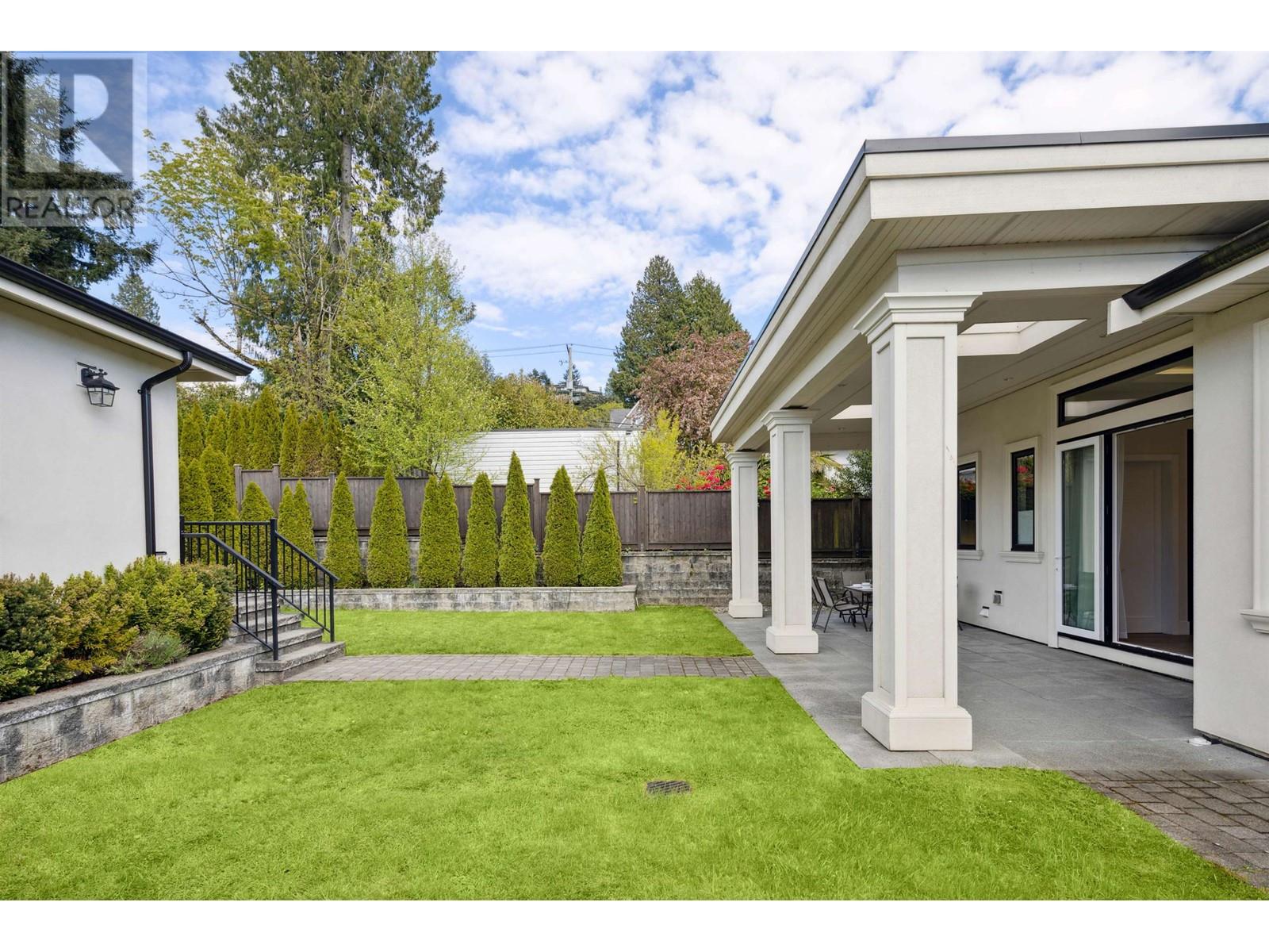 1115 FULTON AVENUE, West Vancouver