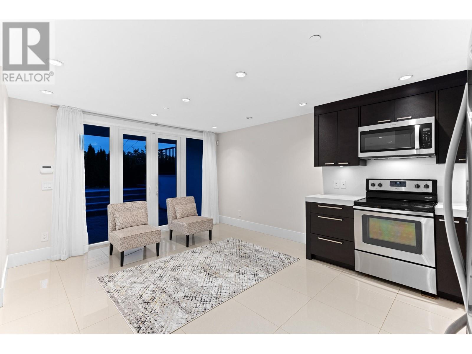 1115 FULTON AVENUE, West Vancouver