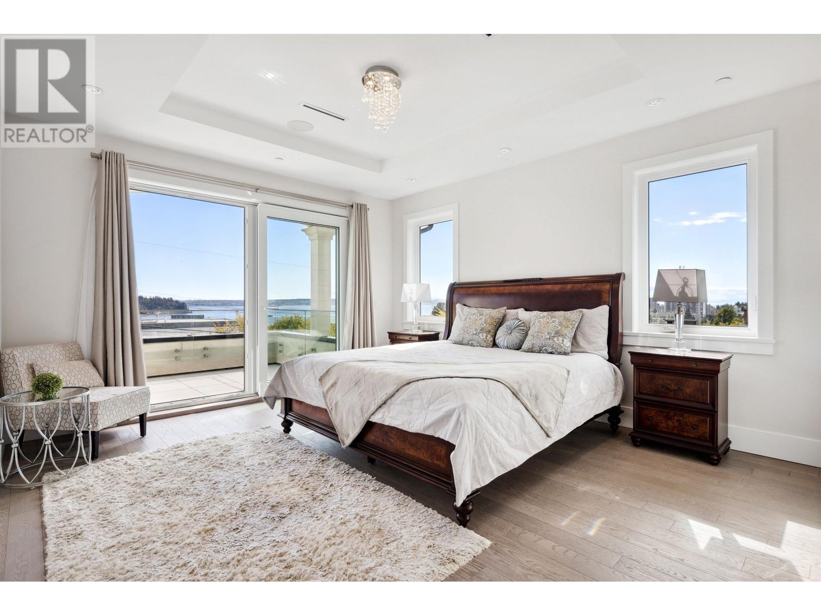 1115 FULTON AVENUE, West Vancouver