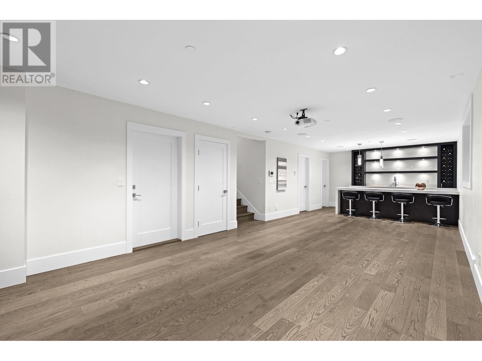 1115 FULTON AVENUE, West Vancouver