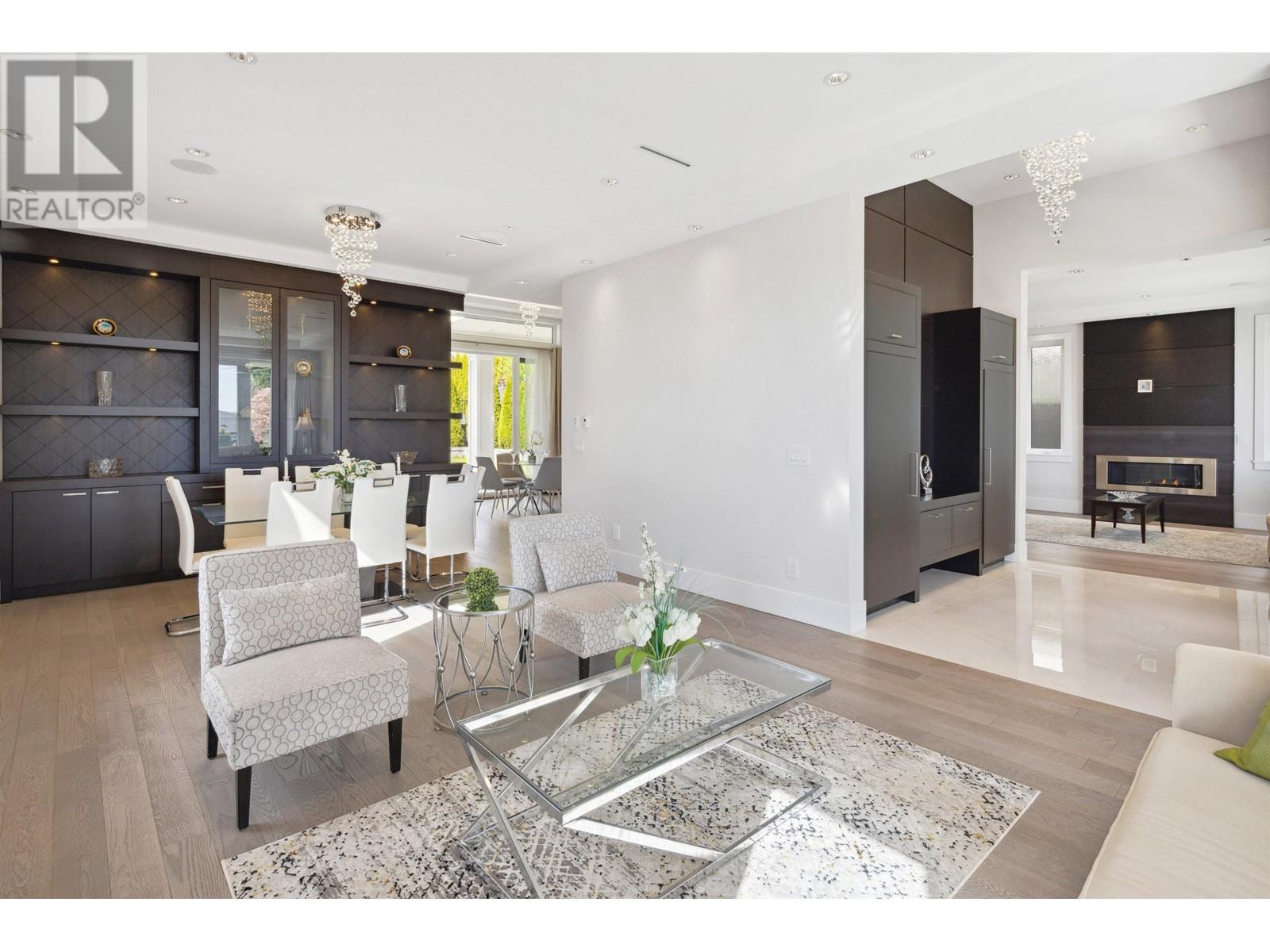 1115 FULTON AVENUE, West Vancouver
