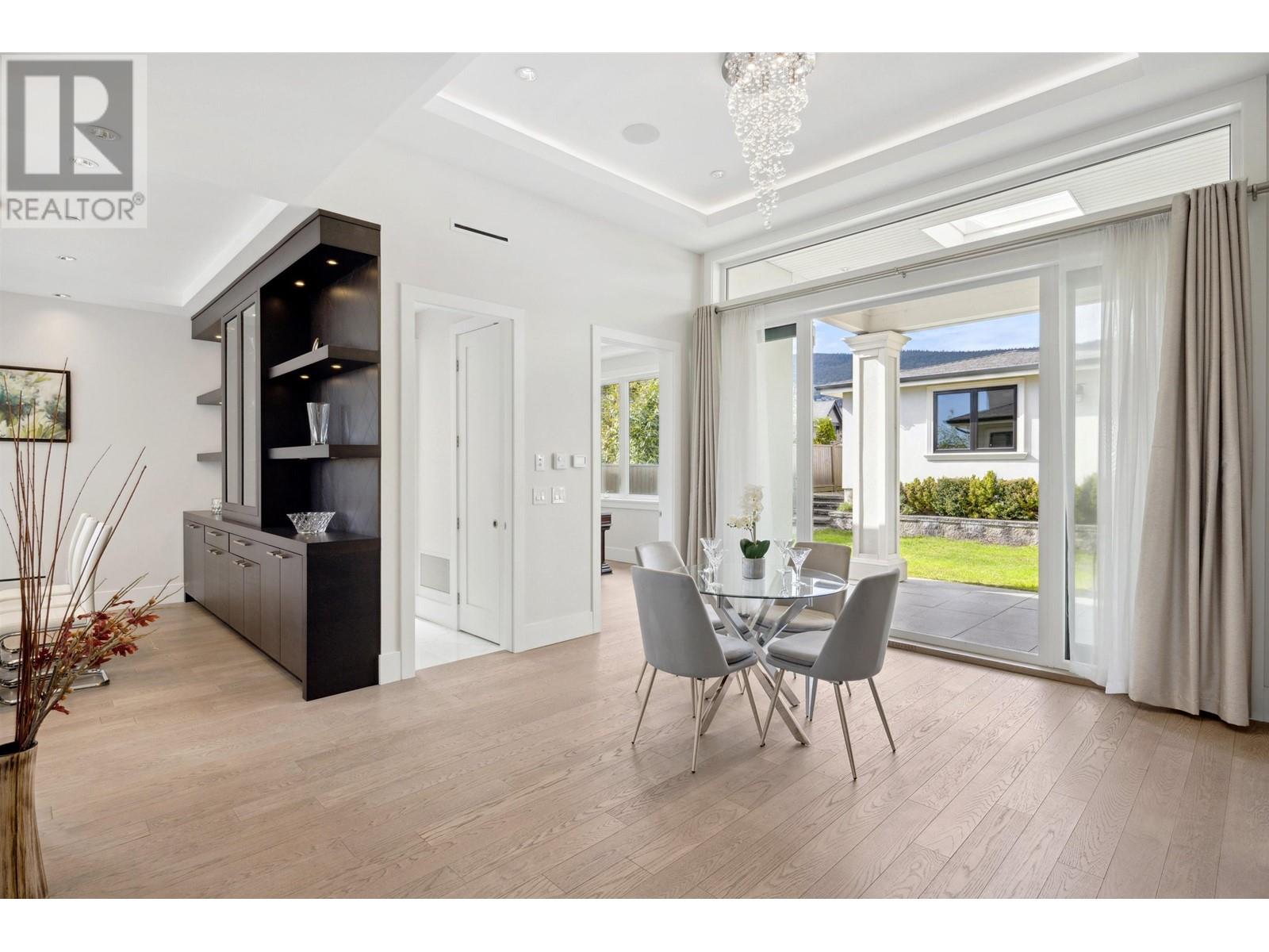 1115 FULTON AVENUE, West Vancouver