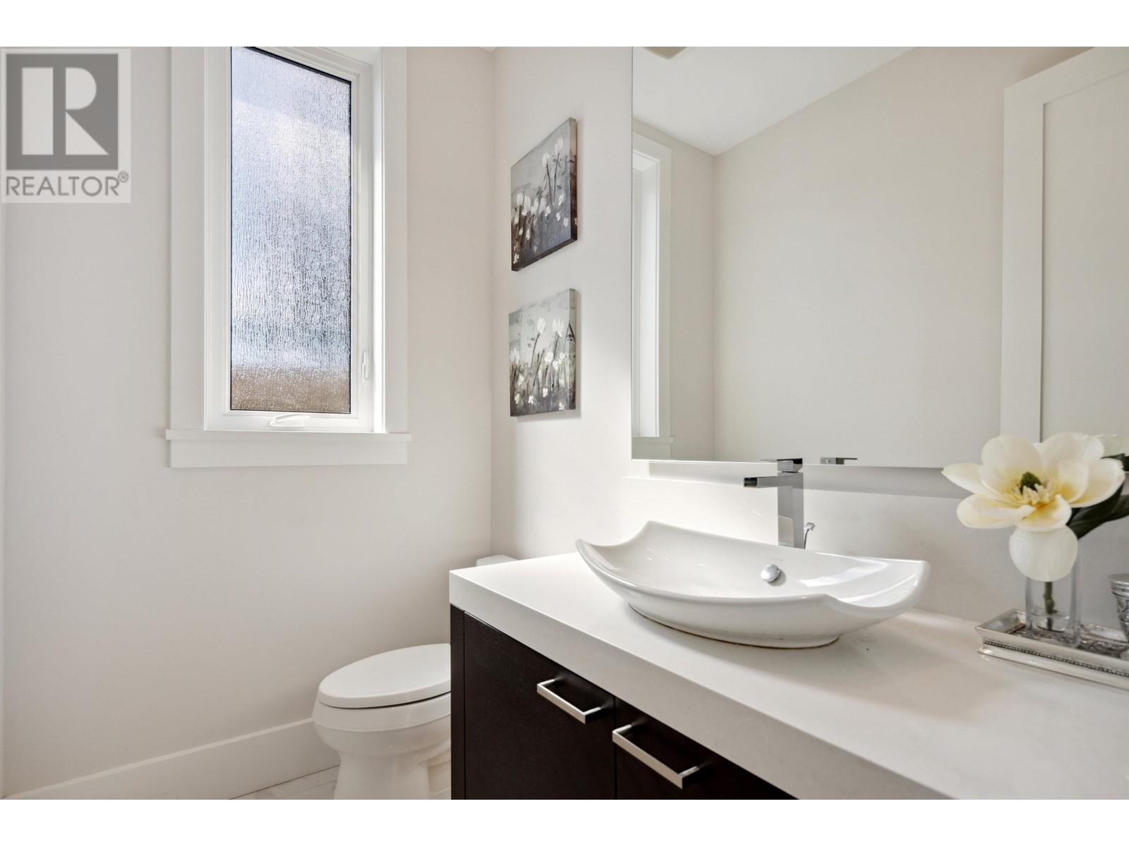 1115 FULTON AVENUE, West Vancouver