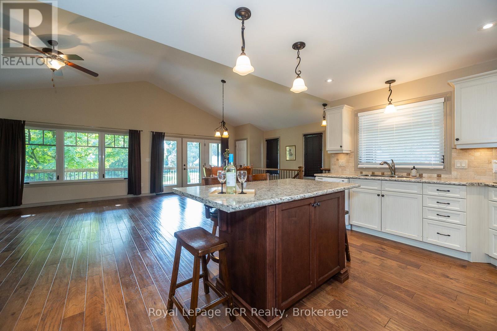 Photo 13 of 30 Victoria Street W, Southgate ON