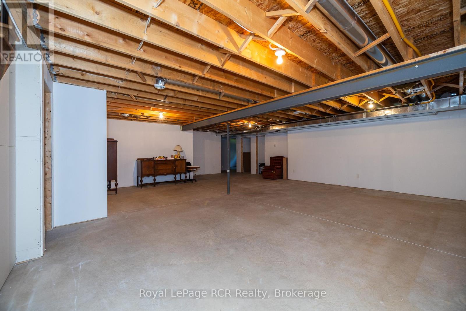 Photo 27 of 30 Victoria Street W, Southgate ON