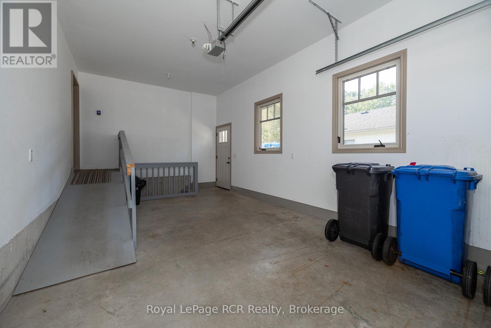 Photo 31 of 30 Victoria Street W, Southgate ON