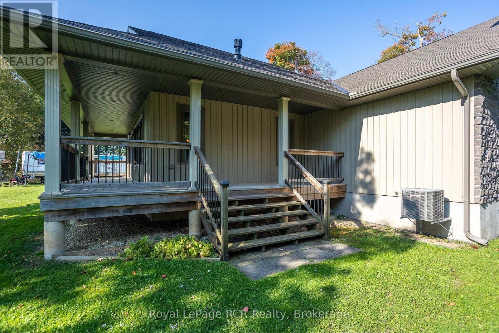 Photo 33 of 30 Victoria Street W, Southgate ON