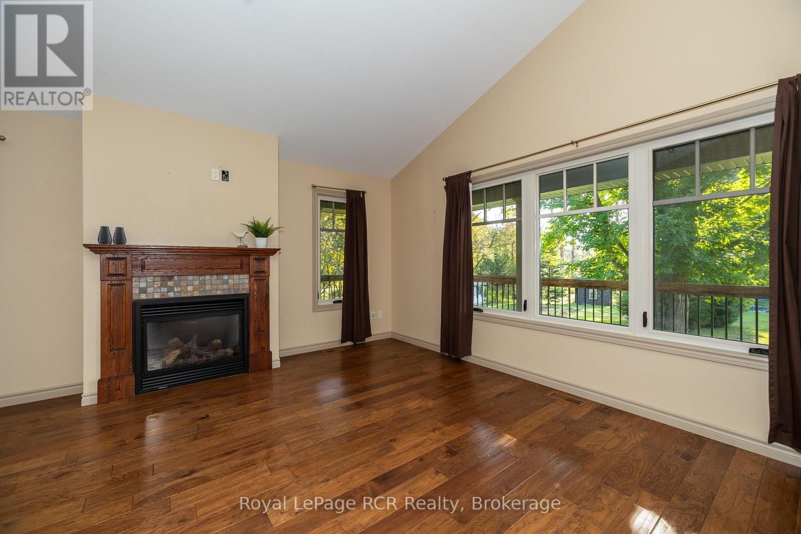 Photo 6 of 30 Victoria Street W, Southgate ON