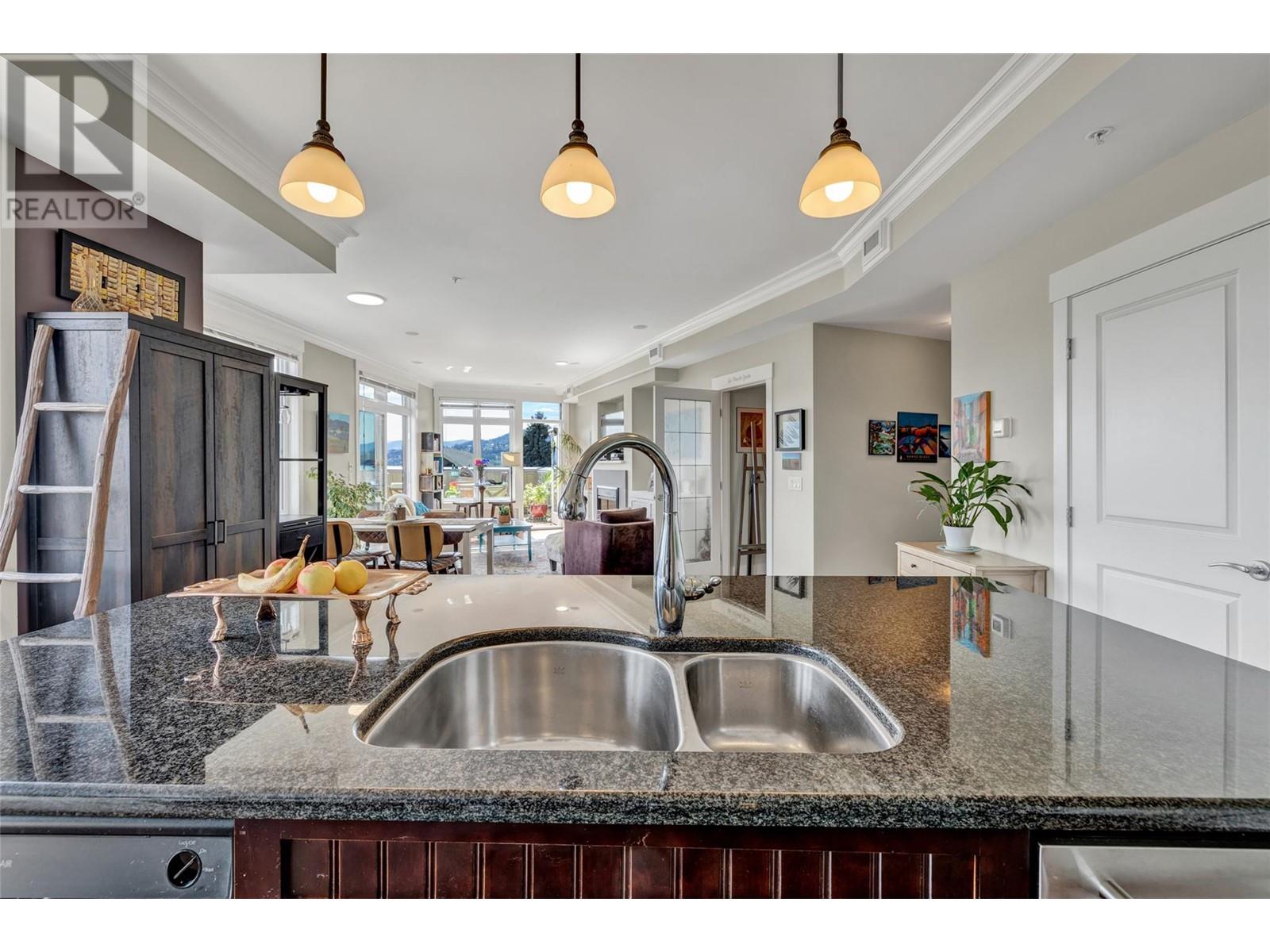 305 2901 Abbott Street, Kelowna