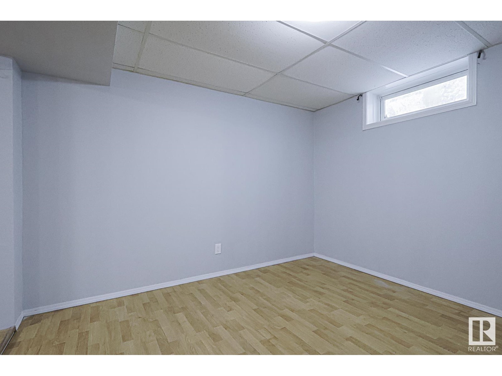 12001 37 ST NW, Edmonton