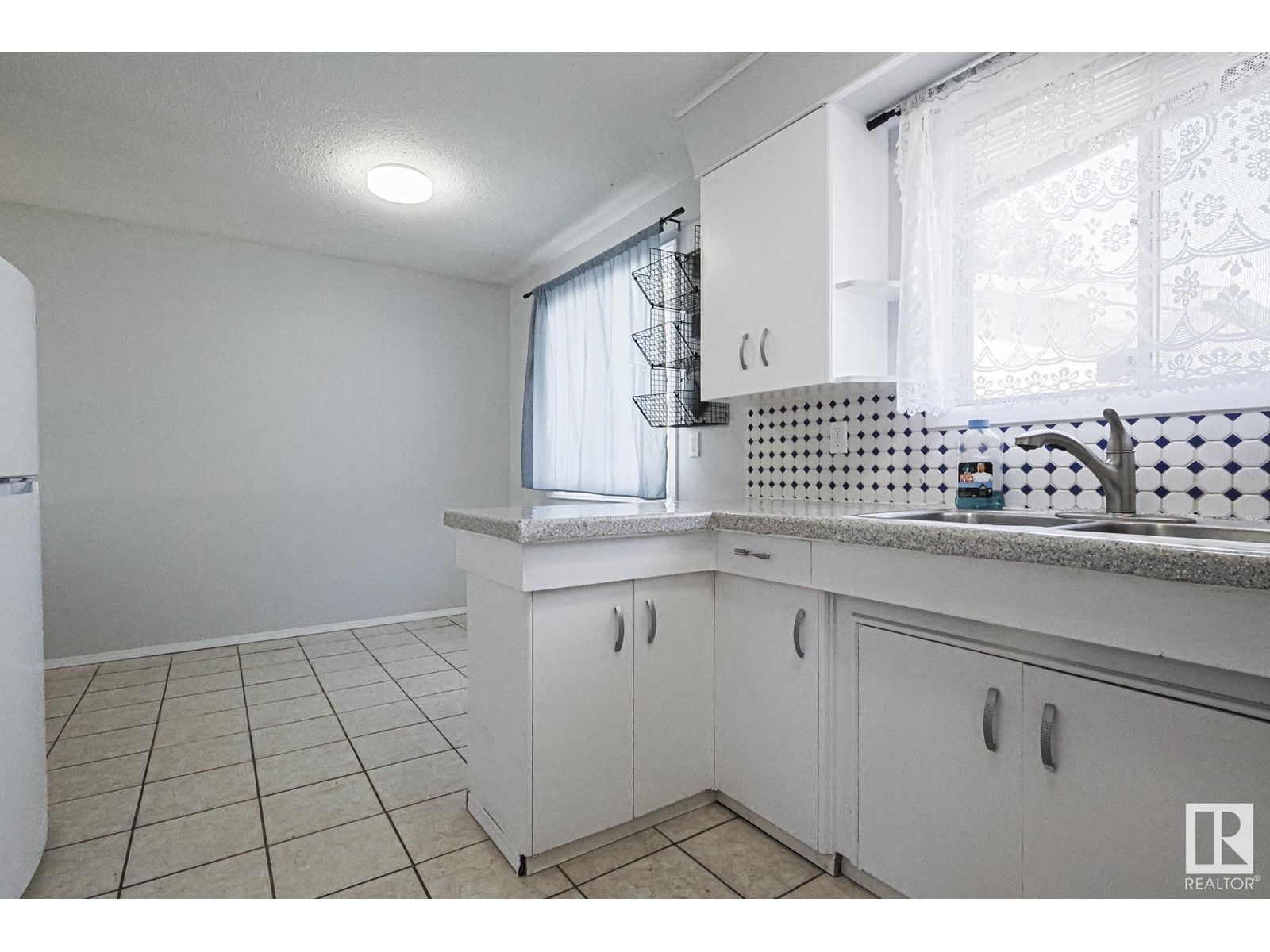 12001 37 ST NW, Edmonton