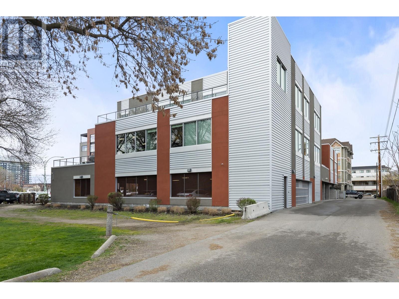 303 590 McKay Avenue, Kelowna