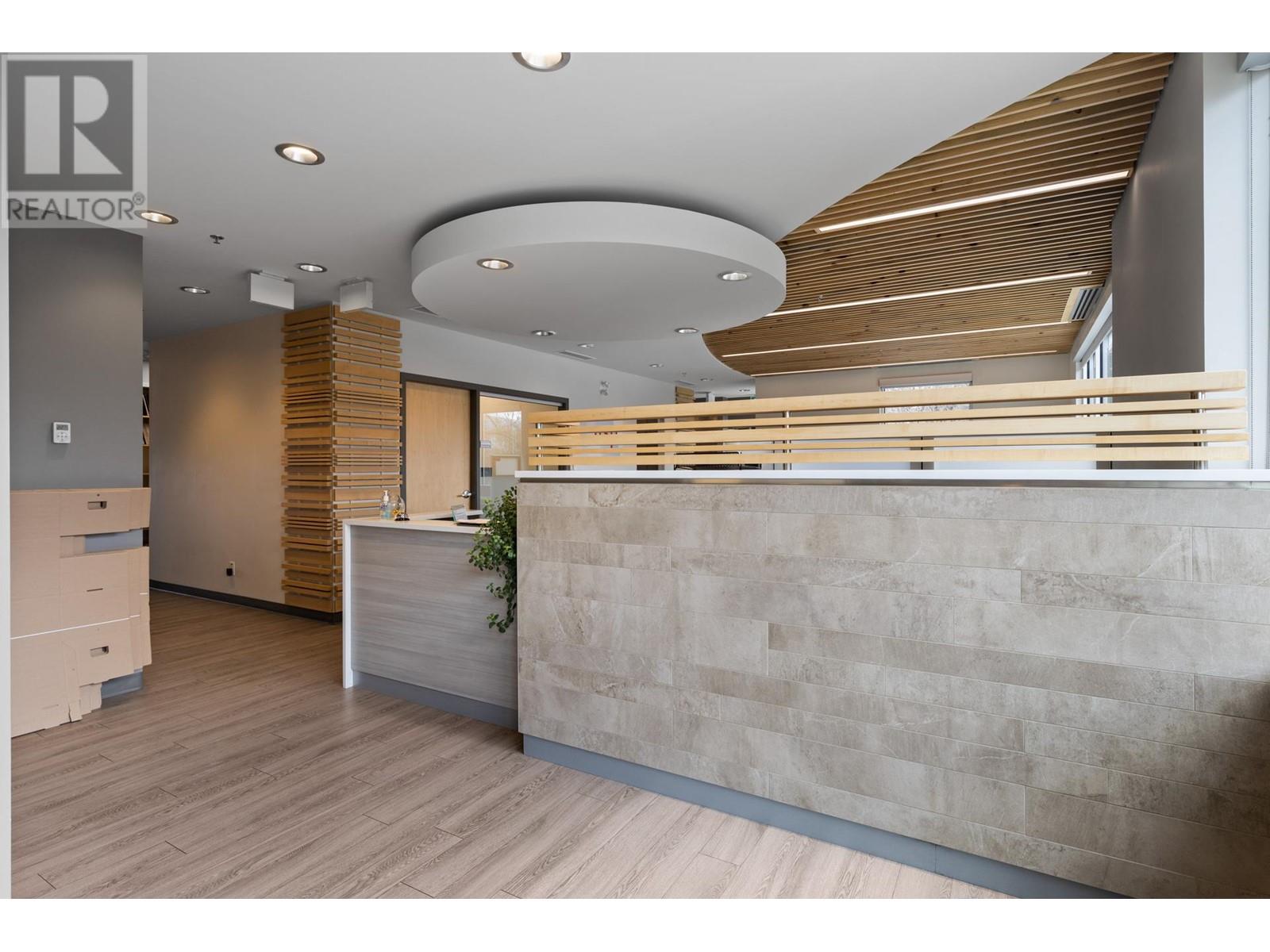 303 590 McKay Avenue, Kelowna
