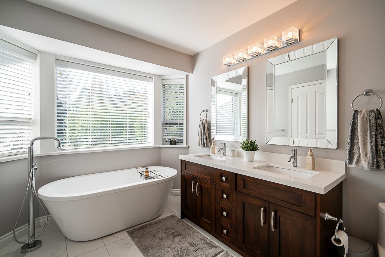 Photo 23 of 20552 96 A Avenue, Langley BC