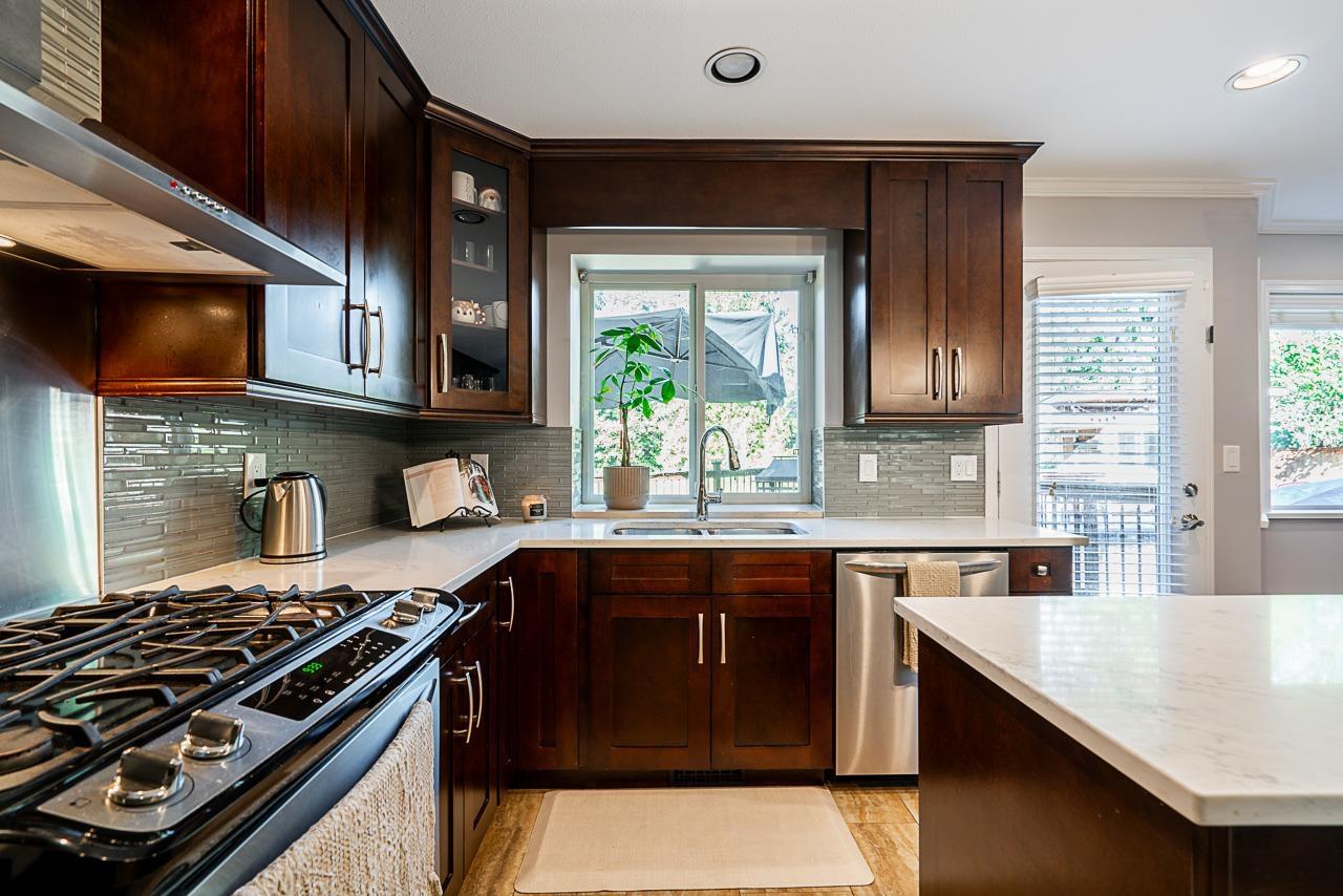 Photo 11 of 20552 96 A Avenue, Langley BC