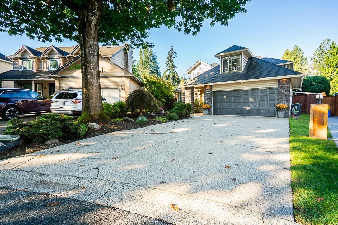 Photo 2 of 20552 96 A Avenue, Langley BC