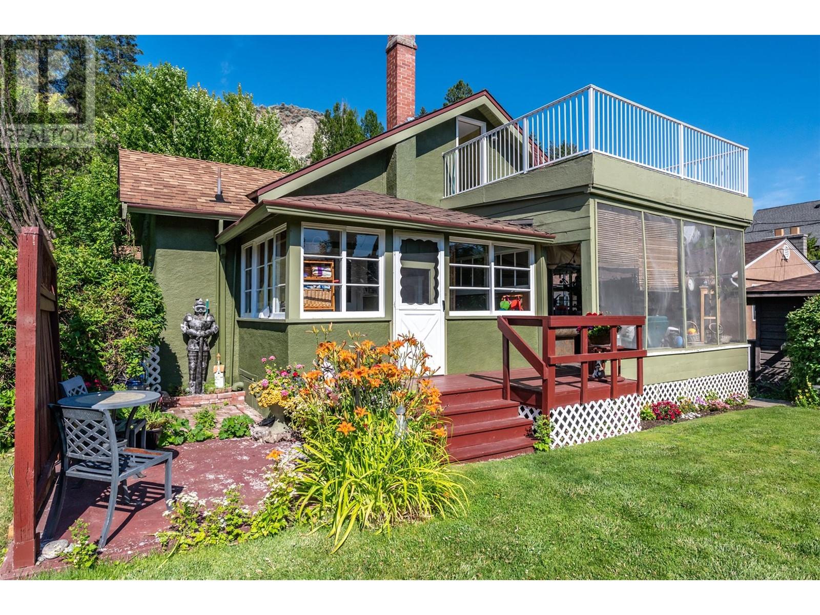  12609 Lakeshore Drive South, Summerland