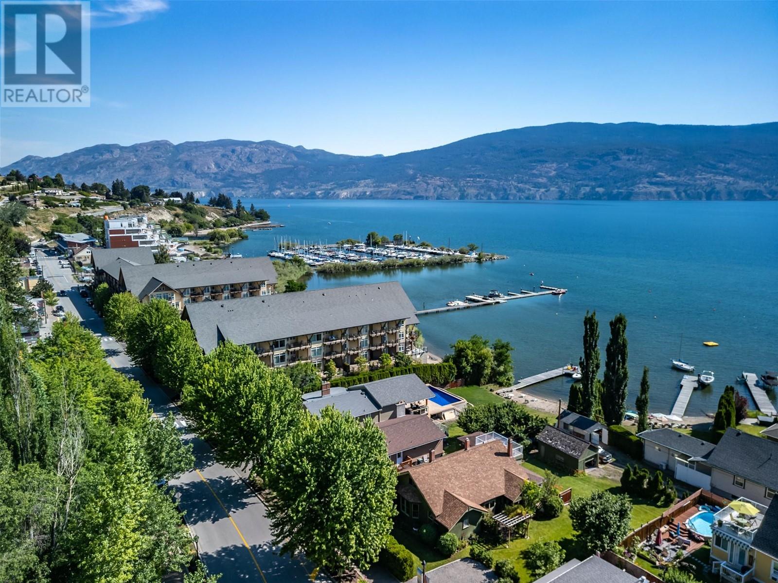  12609 Lakeshore Drive South, Summerland