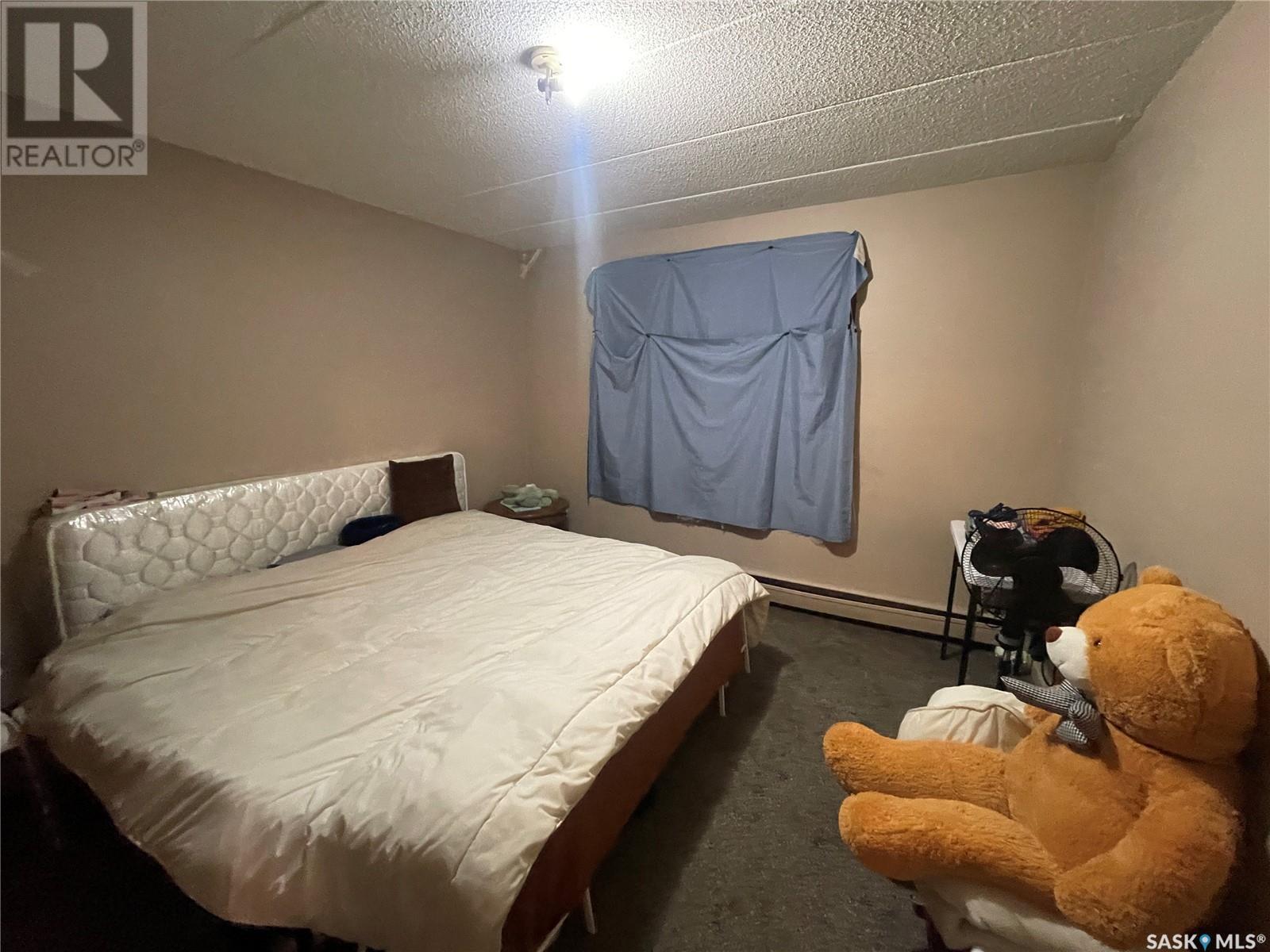 Photo 6 of 5 2620 5th Avenue N, Regina SK
