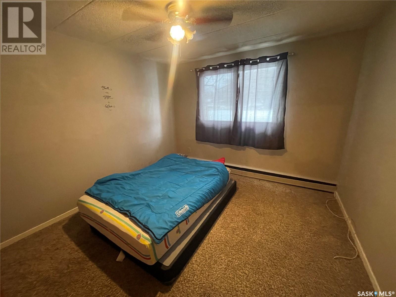 Photo 7 of 4 2620 5th Avenue N, Regina SK