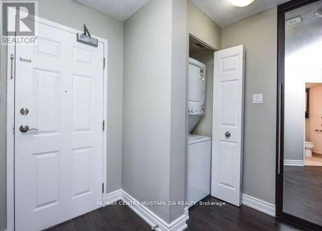 Photo 3 of 1506 250 Webb Drive, Mississauga ON
