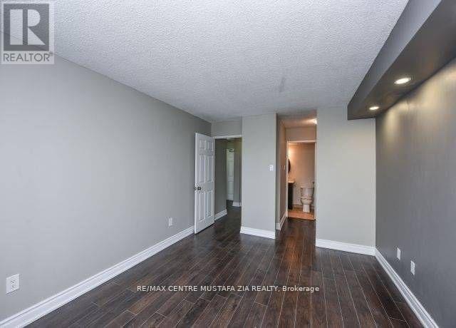 Photo 7 of 1506 250 Webb Drive, Mississauga ON
