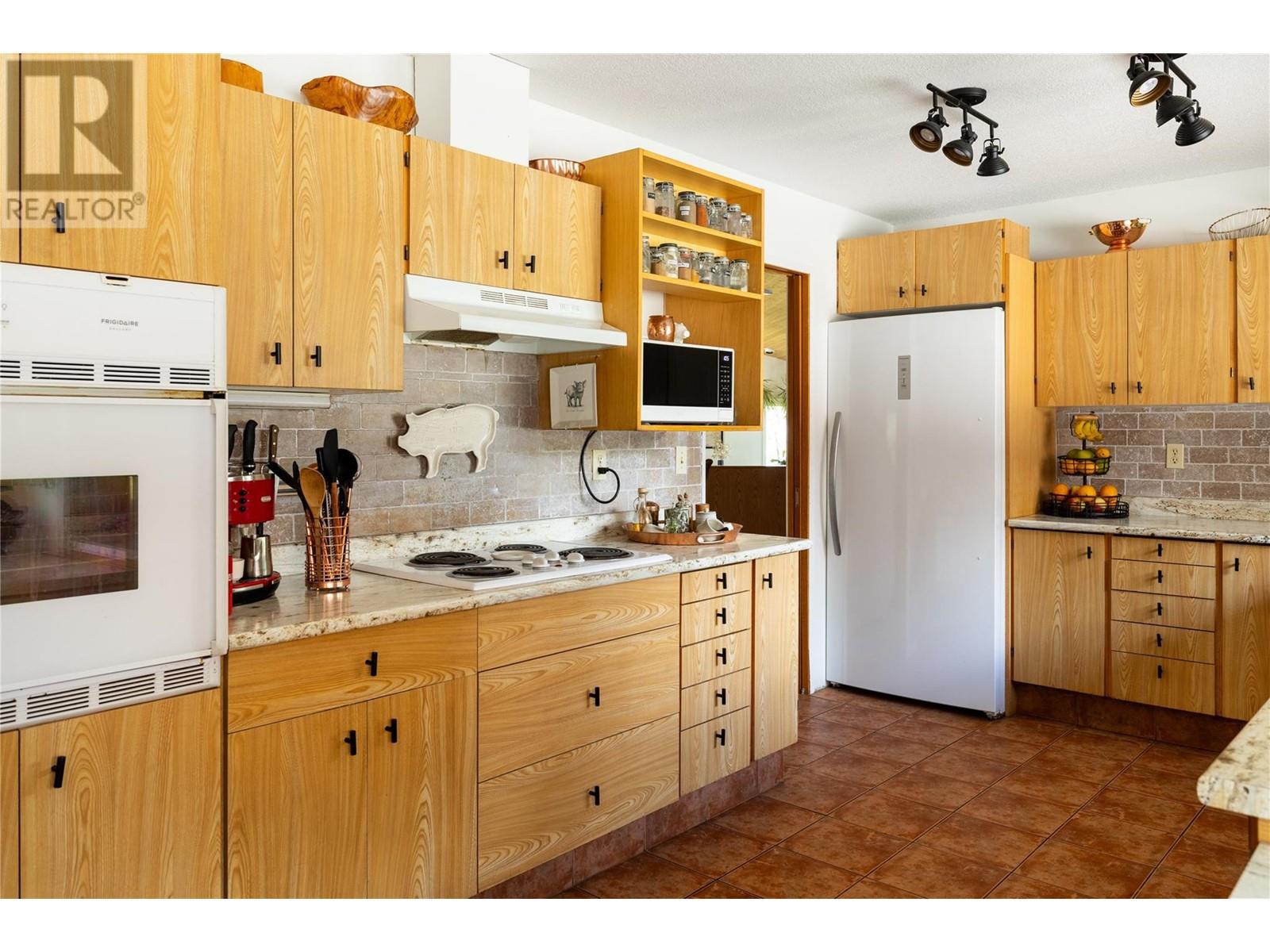 5620 Neil Road, Vernon