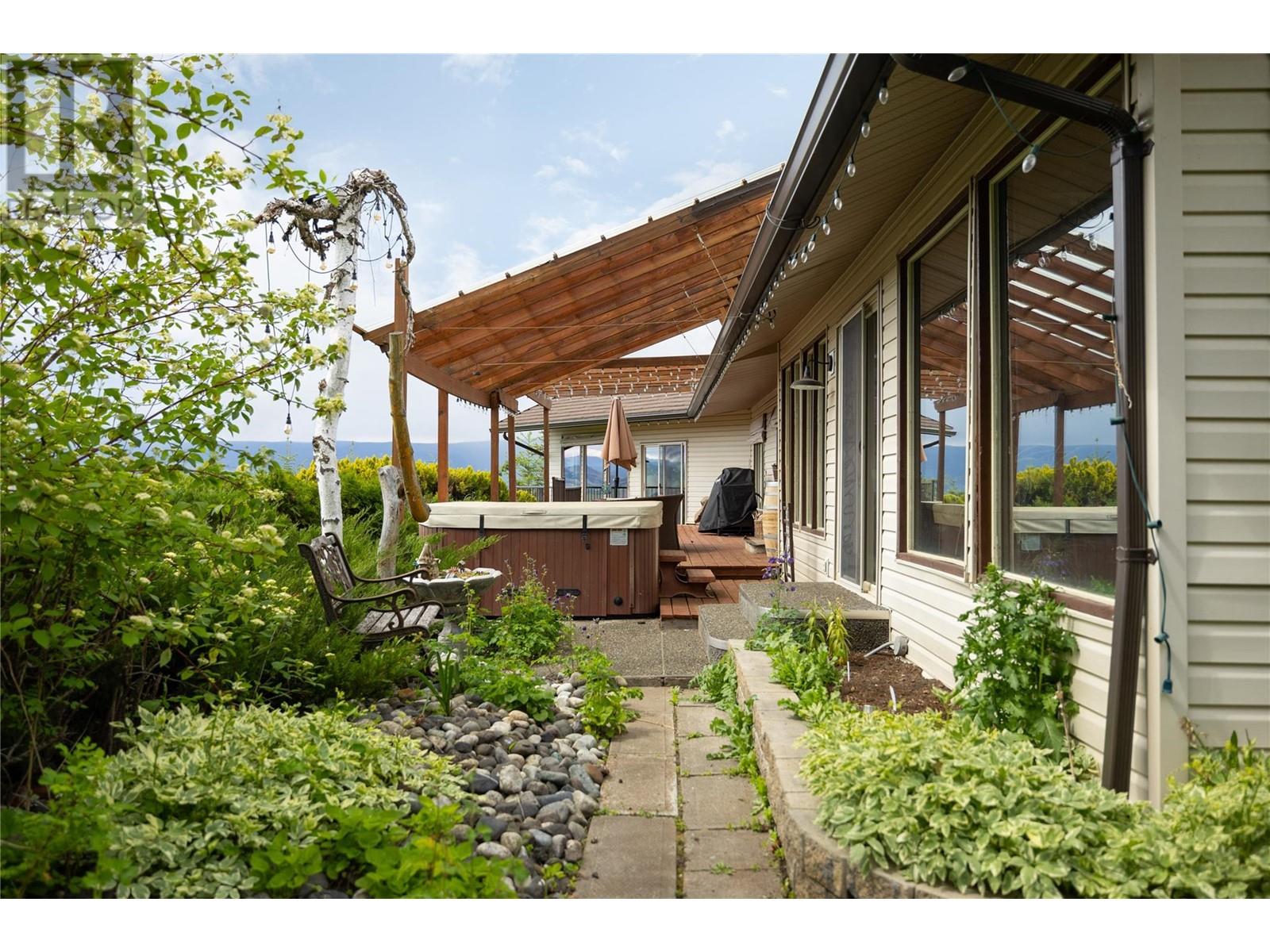 5620 Neil Road, Vernon