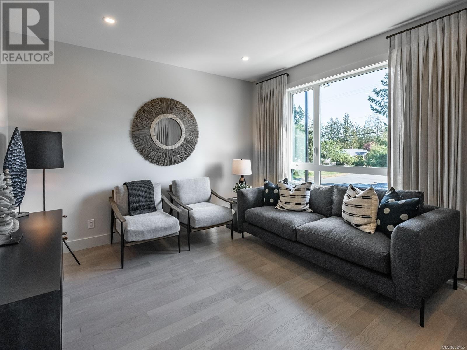 112 463 Hirst Ave, Parksville real estate listing 992465