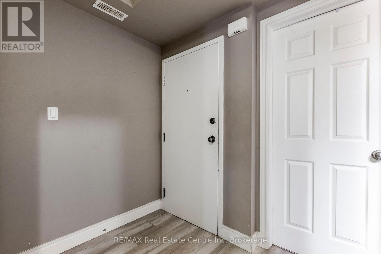 Photo 2 of 8 B 38 Howe Drive, Kitchener ON