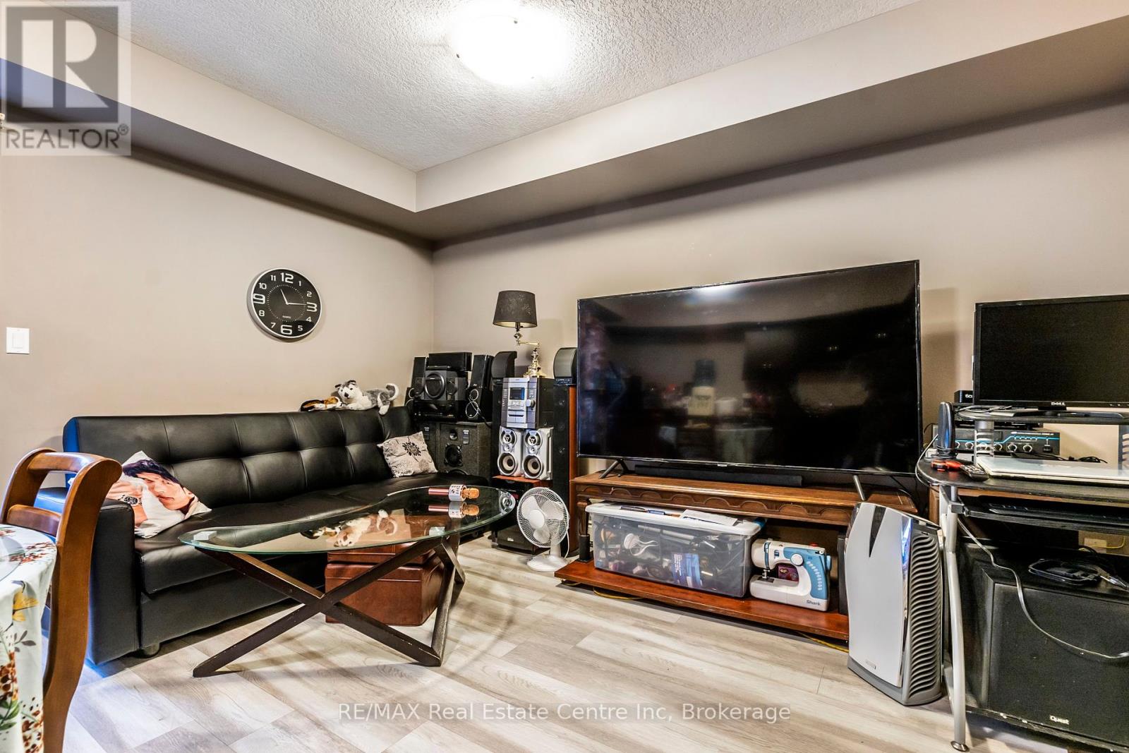 Photo 8 of 8 B 38 Howe Drive, Kitchener ON