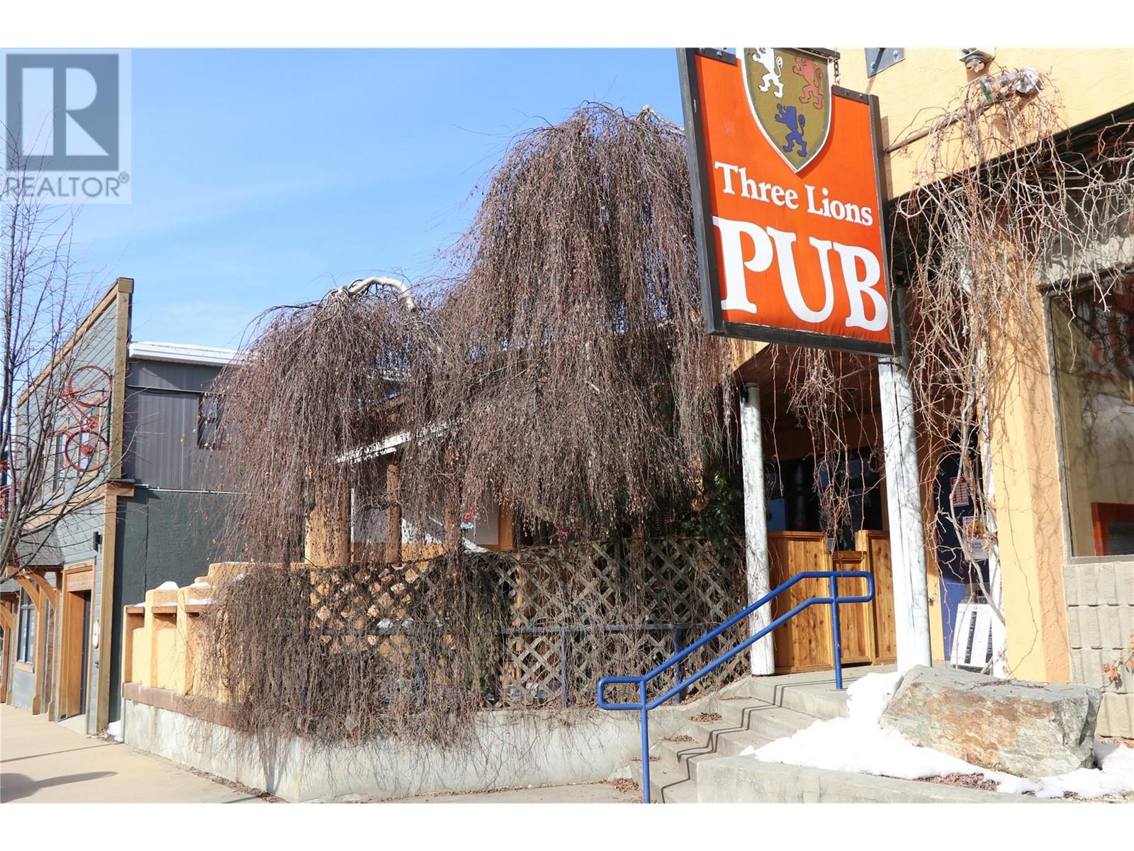 401 Broadway Street, Nakusp