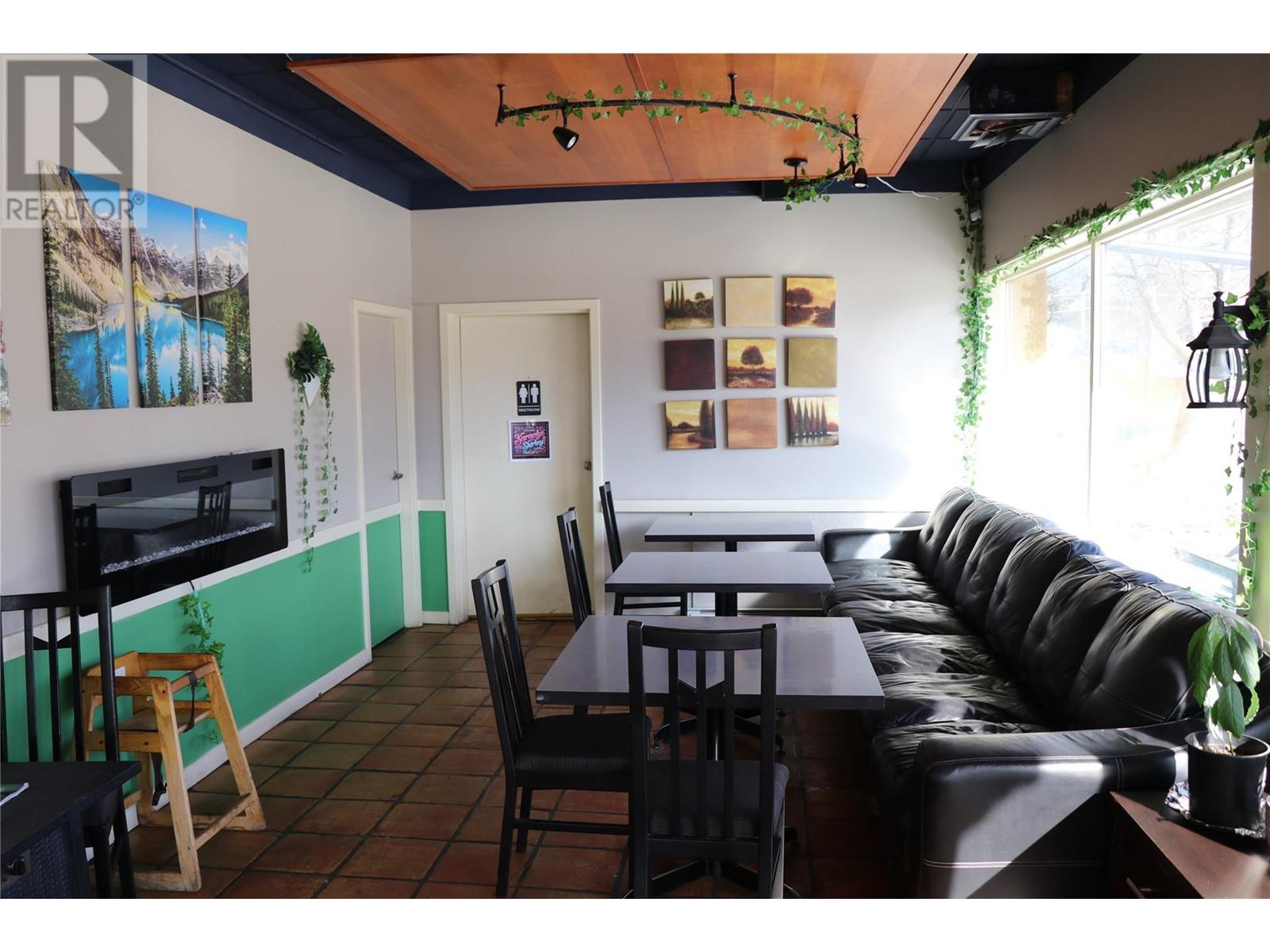 401 Broadway Street, Nakusp