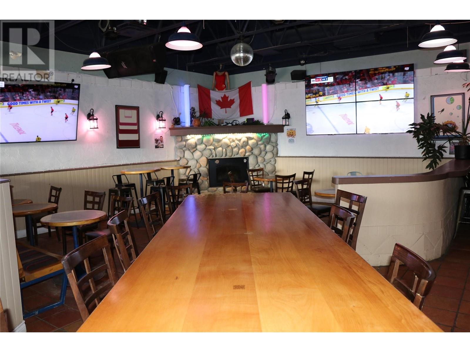 401 Broadway Street, Nakusp