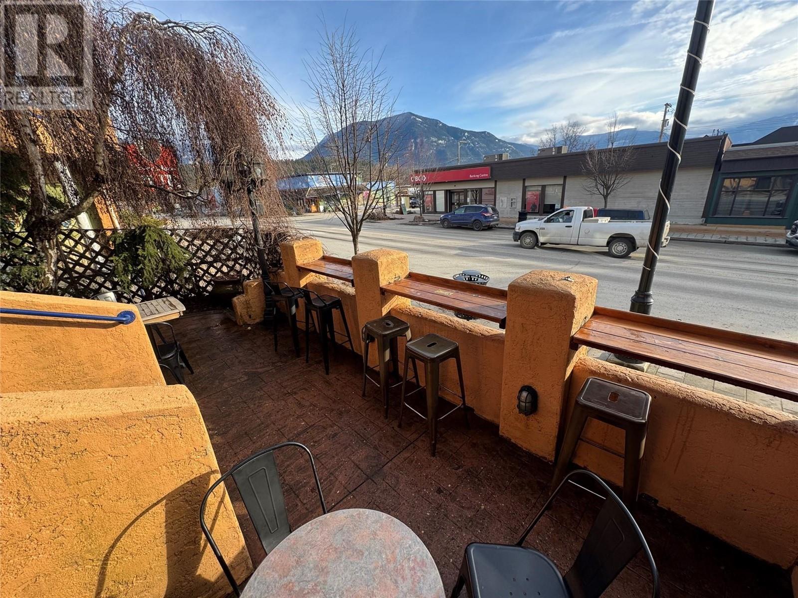 401 Broadway Street, Nakusp