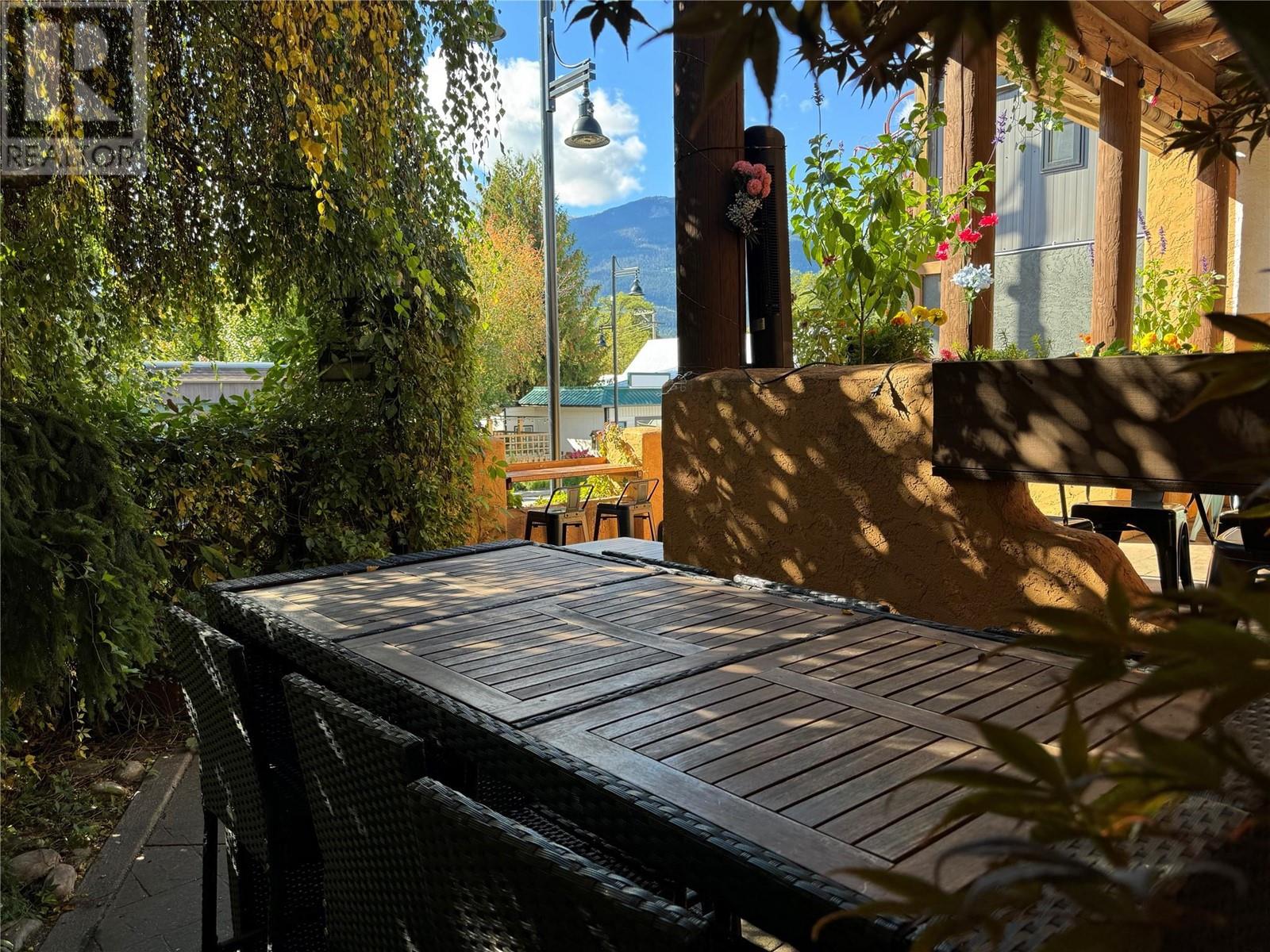 401 Broadway Street, Nakusp
