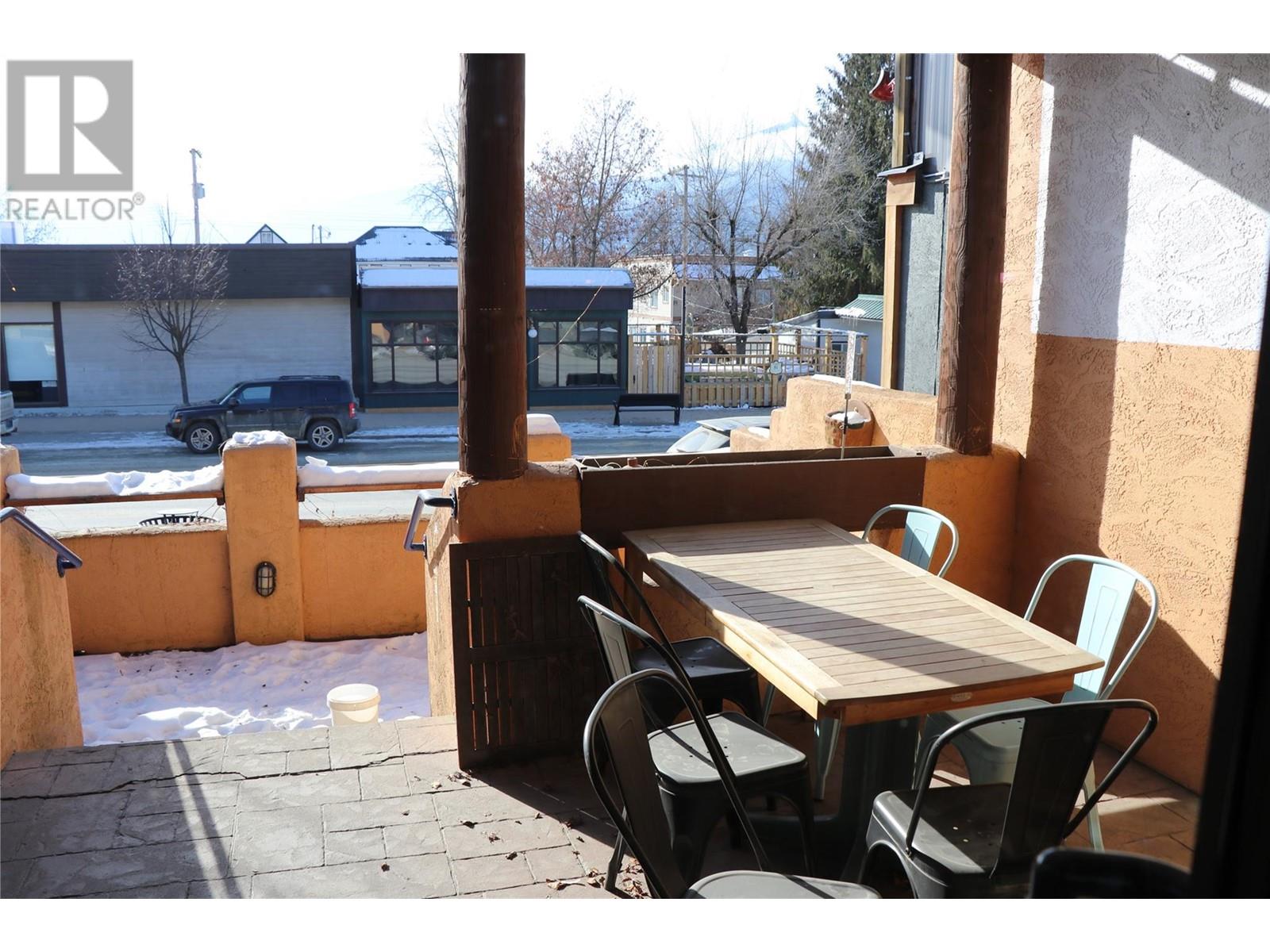 401 Broadway Street, Nakusp