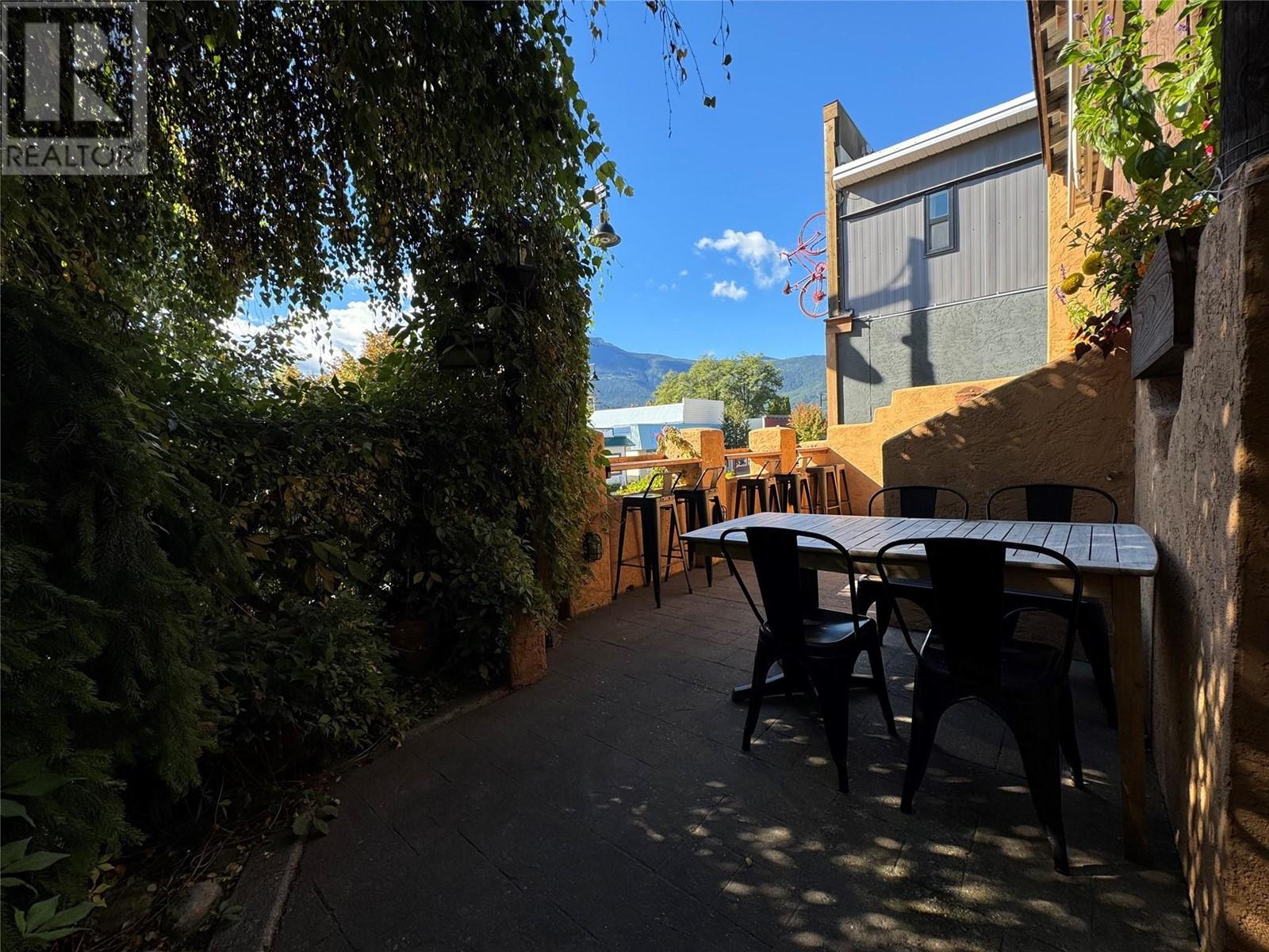 401 Broadway Street, Nakusp