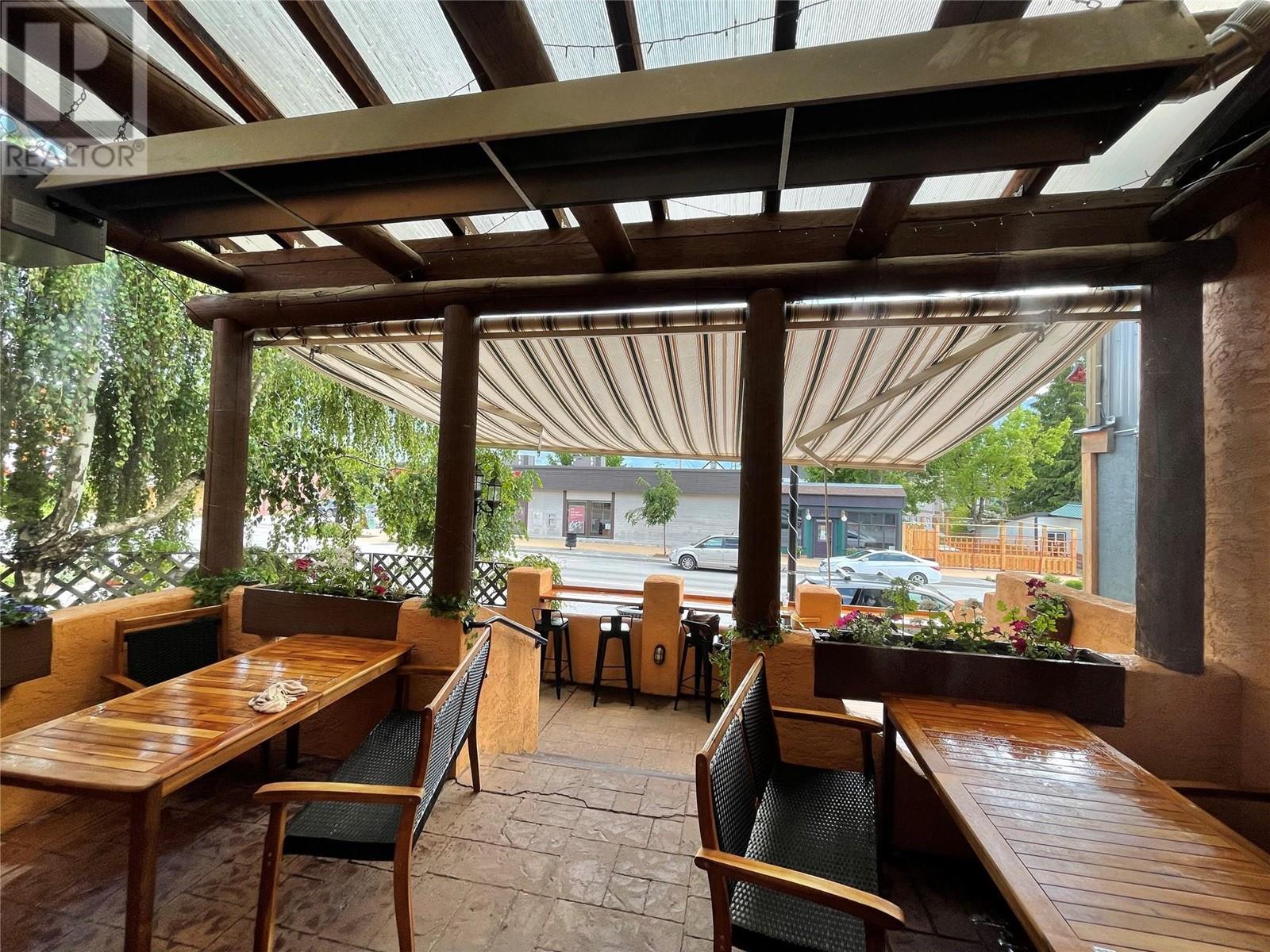 401 Broadway Street, Nakusp