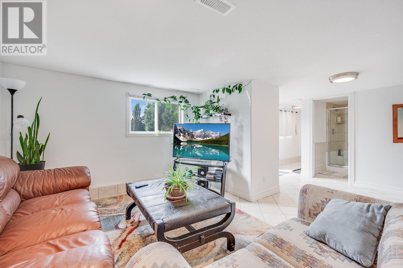  1422 Bankhead Crescent, Kelowna
