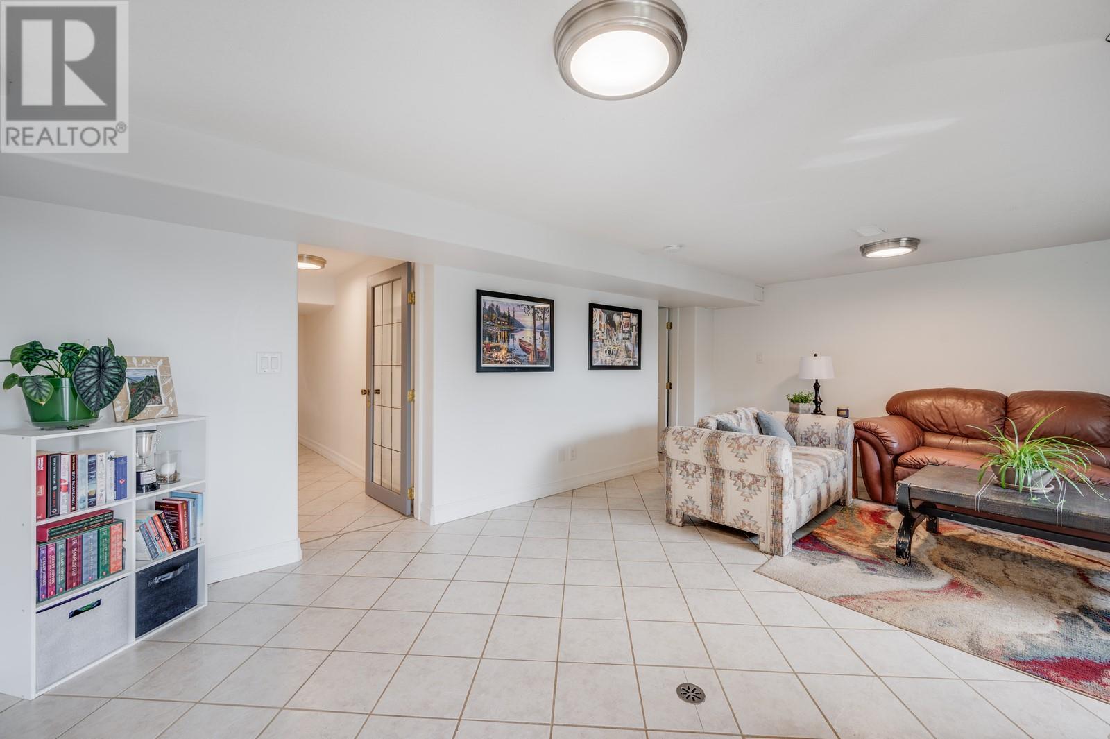  1422 Bankhead Crescent, Kelowna