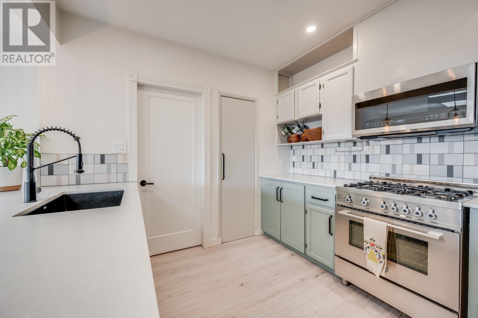  1422 Bankhead Crescent, Kelowna