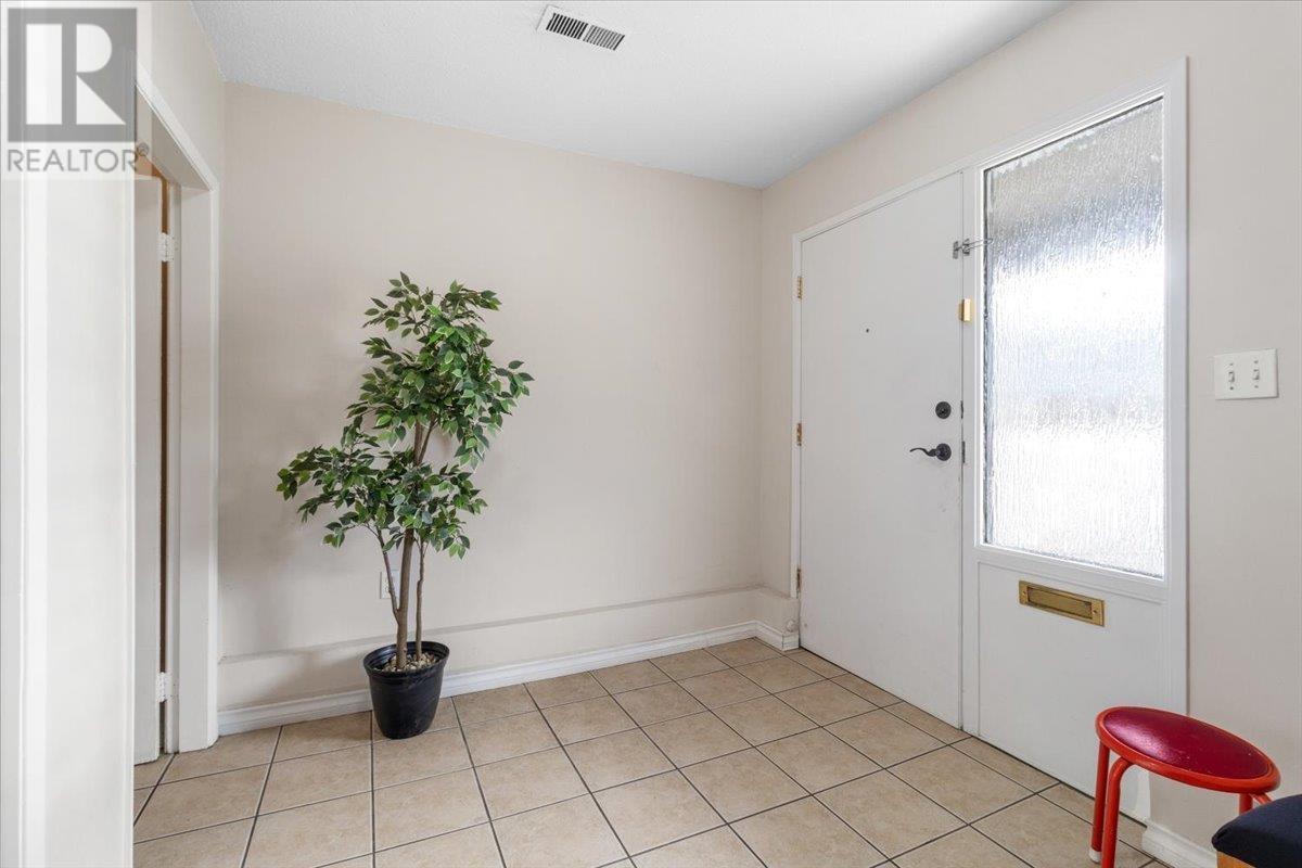 Photo 6 of 7575 10th Avenue, Burnaby BC